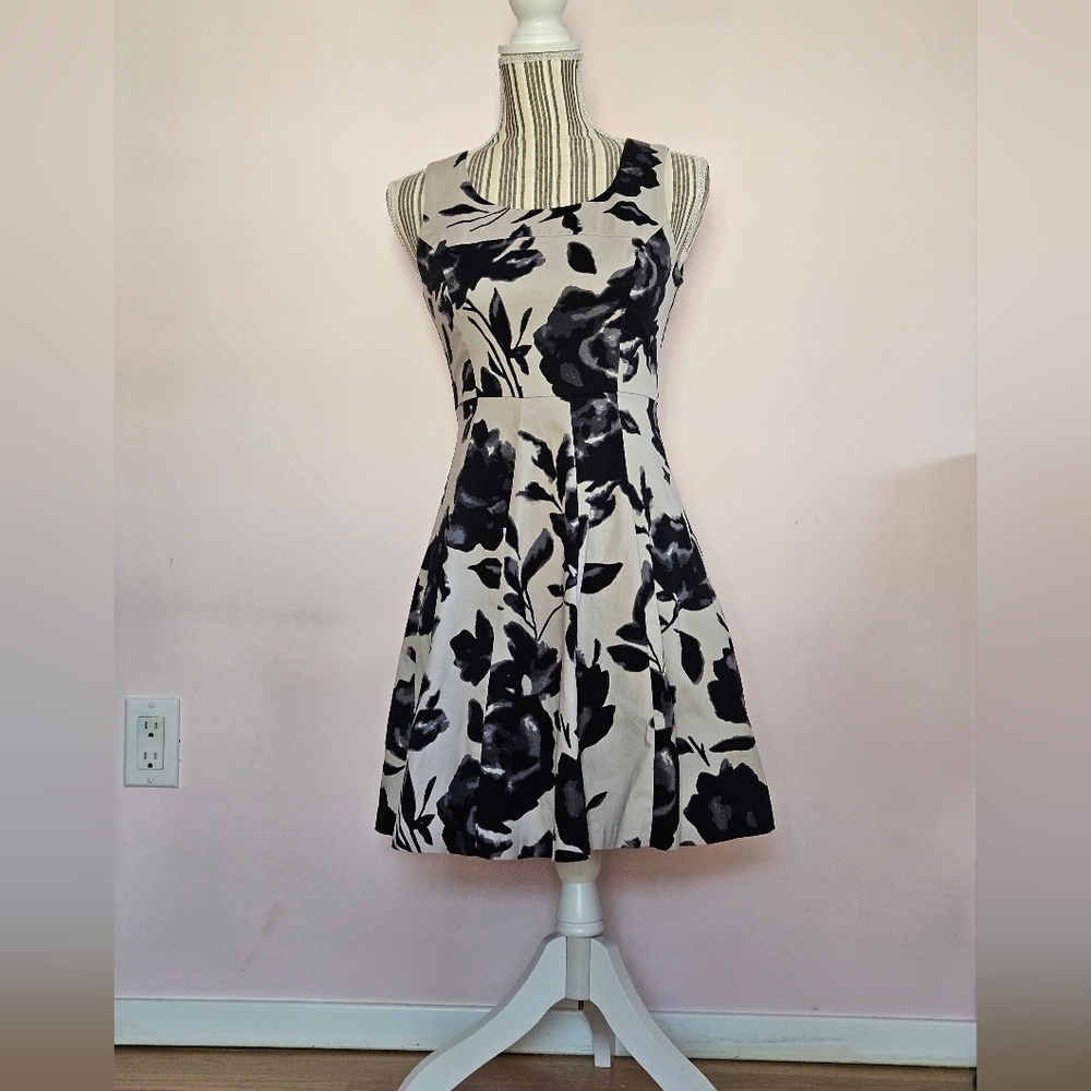 I.N.C. International Sleeveless Dress (Size OP; Black/Cream)